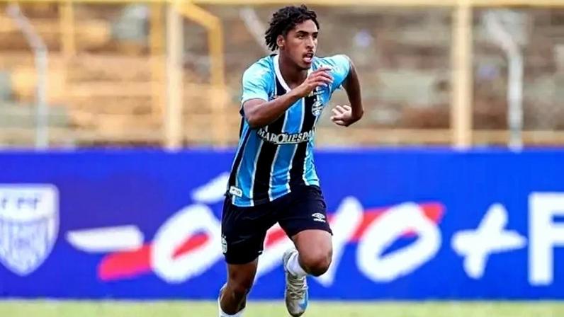 Vitor Ramon, lateral-direito da base do Grêmio (Foto : Angelo Pieretti/Grêmio FBPA)