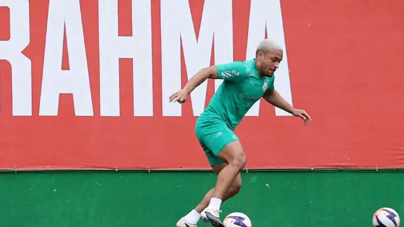 Vitor Roque durante treinamento do Palmeiras (Foto: Cesar Greco/Palmeiras/by Canon)