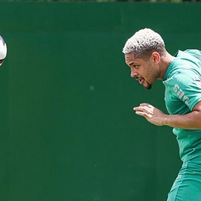 Palmeiras divulga resultados de exames de Vitor Roque após dores