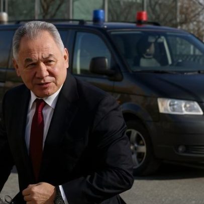Shoigu discute com chefe de segurança iraniano, condena interferência, segundo Interfax