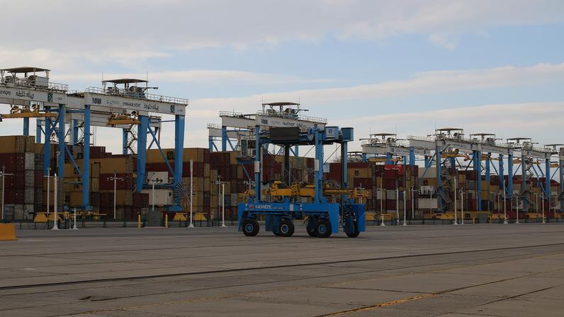 Comércio entre Arábia Saudita e Emirados deve permanecer estável apesar de tensões no Iêmen