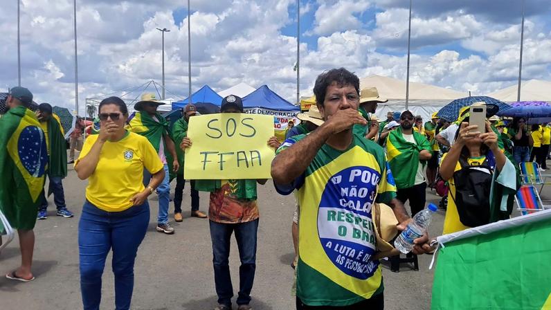 Manifestantes em acampamento diante do quartel do Exército em Brasília. (Foto: Renan Ramalho/Gazeta do Povo)