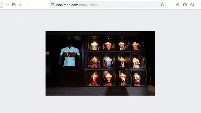 Camisas expostas no Museu Flamengo (Foto: Paula Mattos / Lance!)