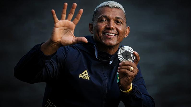 Isaquias Queiroz leva medalha de prata nas Olimpíadas de Paris 2024 (Foto: Alexandre Loureiro/COB)
