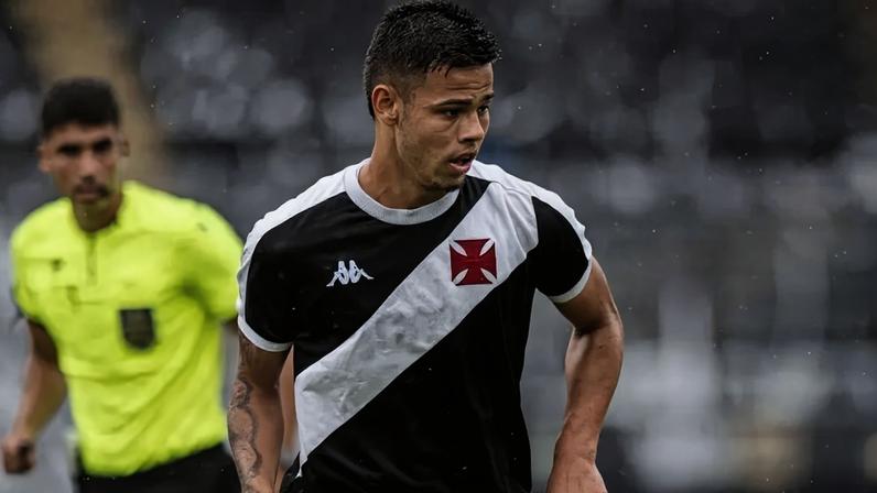 Ray em campo pela base do Vasco (Foto: Reprodução/Instagram)