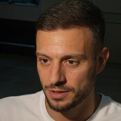 Martín Anselmi chega ao Rio para assumir o Botafogo e competir