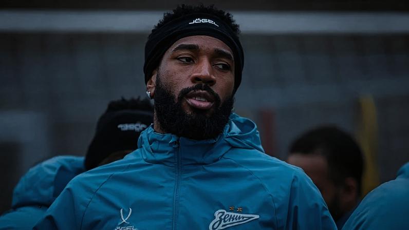 Gerson pelo Zenit (Foto: Divulgação Zenit)