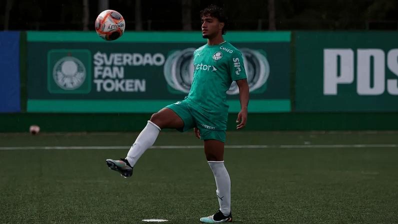 Heittor deixou o gramado da Arena Barueri aos 30 minutos do primeiro tempo após sentir lesão no joelho