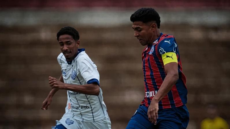 Juninho em ação na partida entre Bahia e CSA pela Copinha (Foto: @RaphaMarquesFoto)