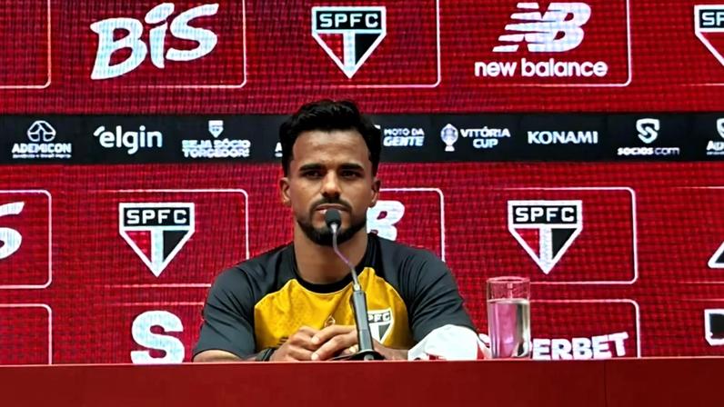 Danielzinho foi apresentado nesta sexta (Foto: Izabella Giannola/ Lance!)