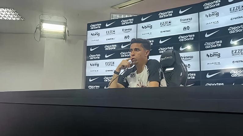 Gabriel Paulista é apresentado no Corinthians