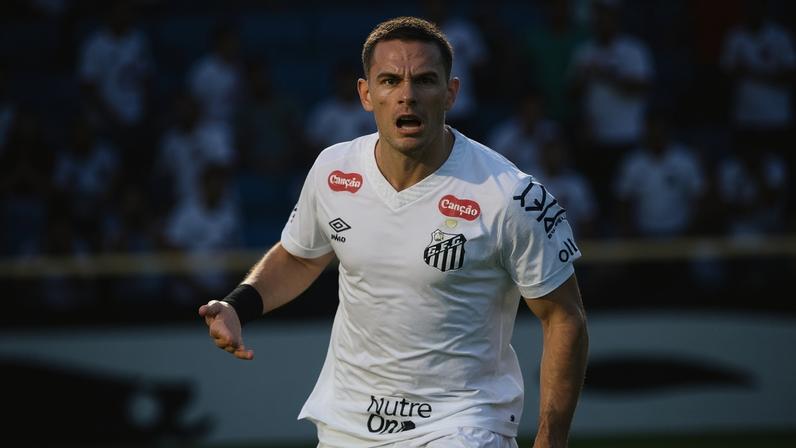 JP Chermont marcou o gol da classificação do Santos (Foto: Reinaldo Campos/ Santos FC)