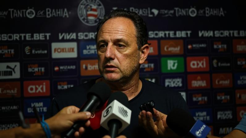 Rogério Ceni em entrevista coletiva depois de triunfo do Bahia no Campeonato Baiano (Foto: Rafael Rodrigues / EC Bahia)