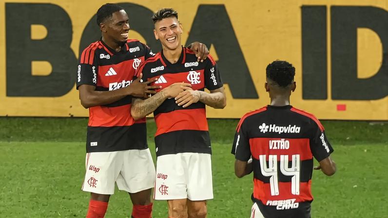 Carrascal comemora o gol marcado contra o Vasco (Foto: Lucas Bayer/Lance!)