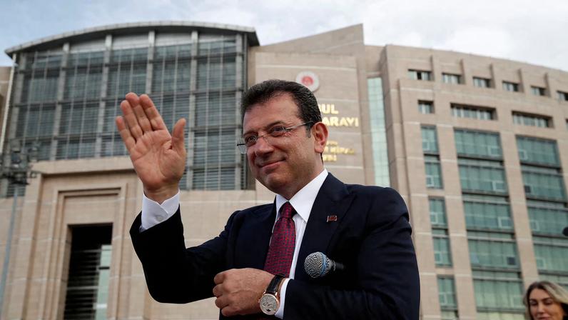 Istanbul Mayor Imamoglu addresses his supporters in front of the Caglayan Courthouse