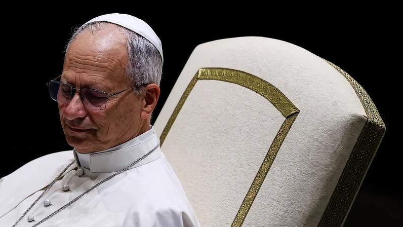 Papa Leão critica diplomacia baseada na força em discurso a enviados do Vaticano