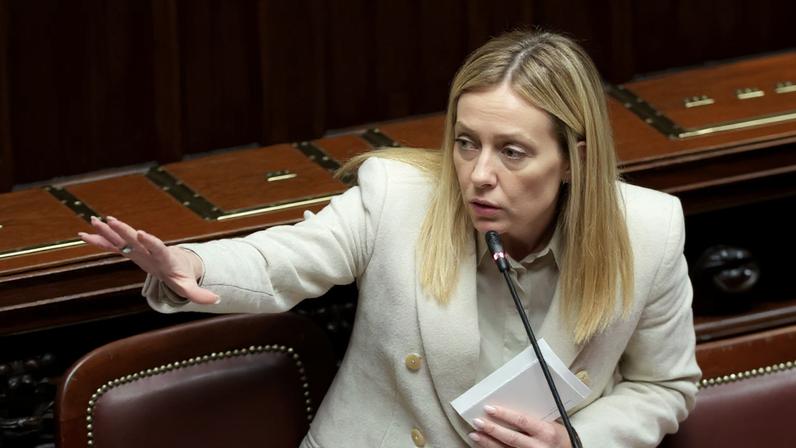 Italy's Prime Minister Giorgia Meloni speaks at the lower house of Parliament, ahead of a European Union leaders' summit, in Rome, Italy, December 17, 2025. REUTERS/Remo Casilli