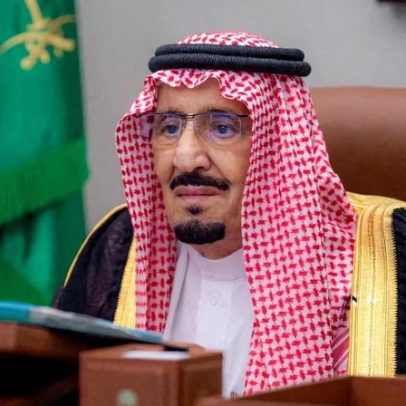 TV estatal saudita diz que Rei Salman preside gabinete dias após alta hospitalar