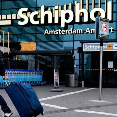 Aeroporto de Amsterdã cancela 450 voos por neve e gelo