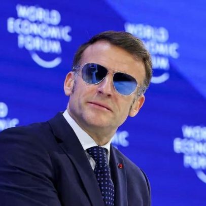 Trump zomba dos óculos de Macron em discurso em Davos