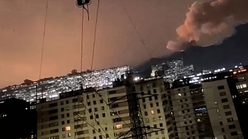 Administração Trump tinha ciência de explosões em Caracas, diz repórter da CBS