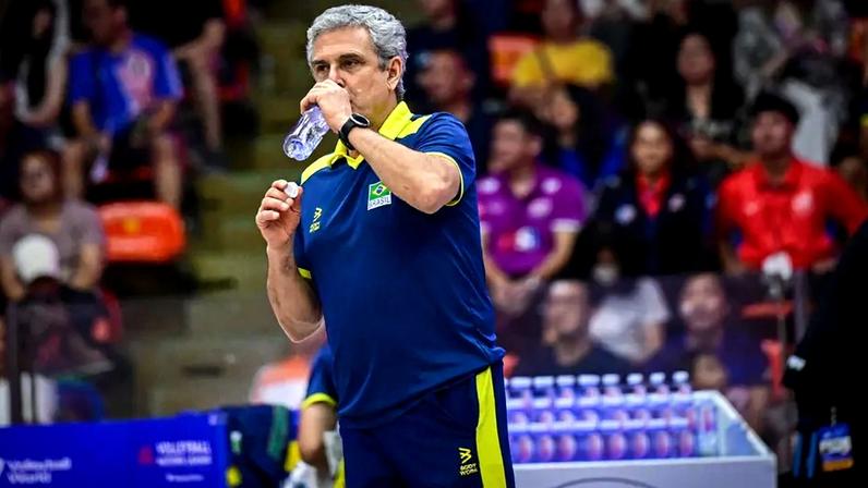 Zé Roberto no Brasil x Japão na Liga das Nações 2024 (Foto: Divulgação / Volleyball World)