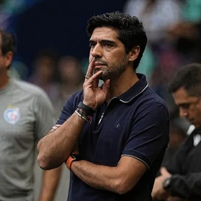 Abel Ferreira confirma lesões de Vitor Roque e de lateral do Palmeiras