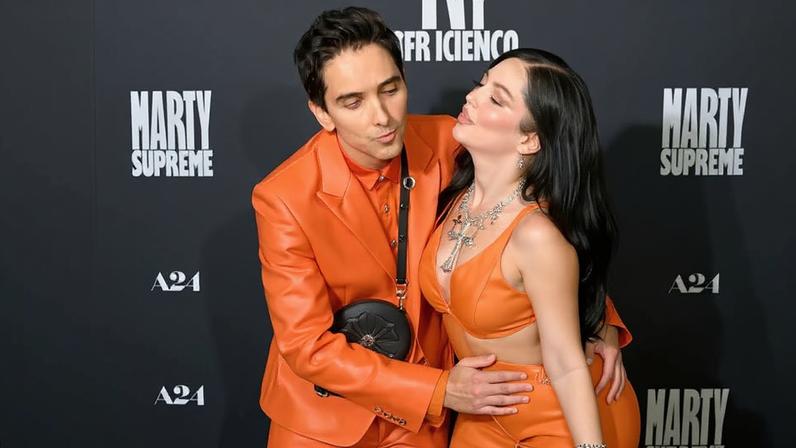 Megan Stalter e Paul W. Downs homenageiam look de Timothée Chalamet e Kylie Jenner no Critics Choice Awards — Foto: Getty Images