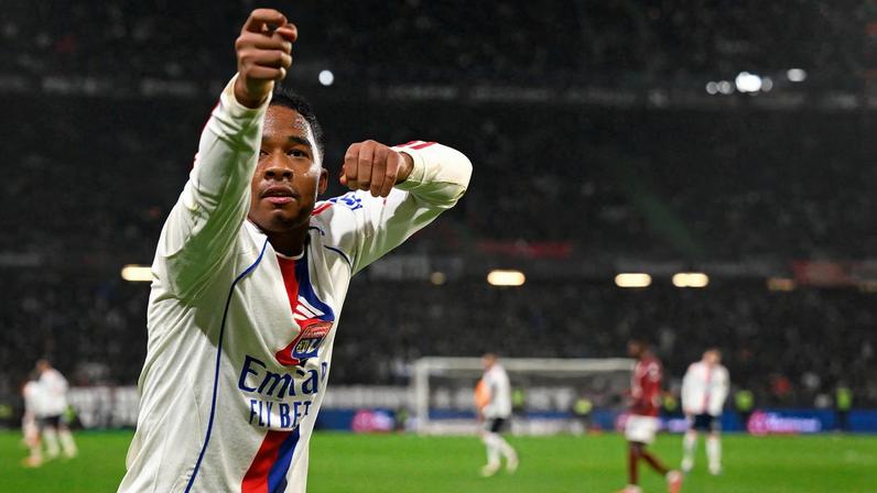 Endrick brilhou em vitória do Lyon sobre o Metz, com três gols dele — Foto: AFP