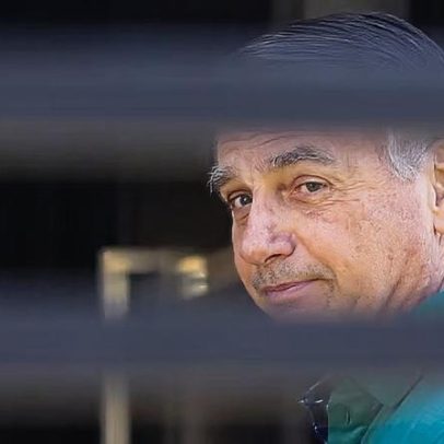 Bolsonaro recebe alta hospitalar e retoma pena na sede da PF