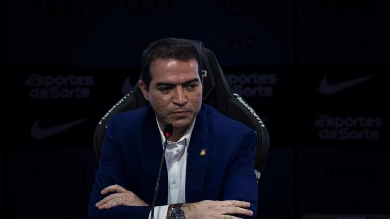 Marcelo Paz, executivo de futebol do Corinthians, no CT do clube