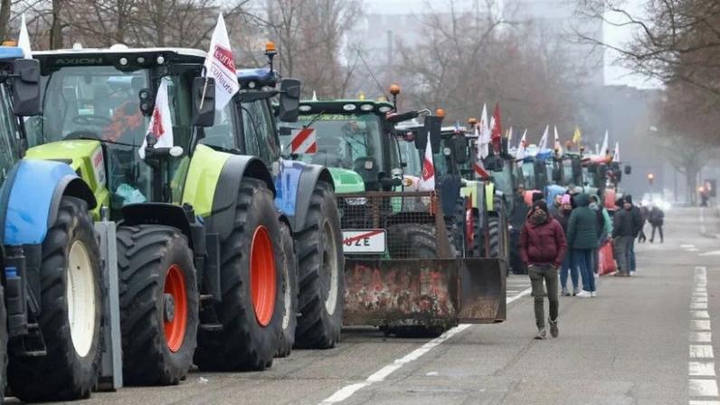 Protesto de agricultores franceses contra acordo com Mercosul 20/1/2026
