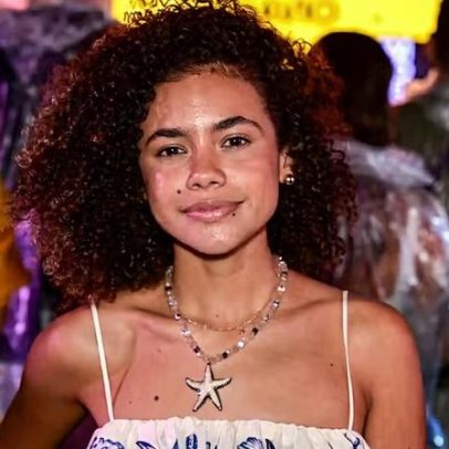 Alana Cabral, Joelly de Três Graças, vive namoro à distância com ator