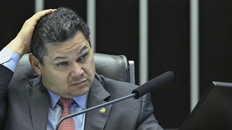 Presidente do Congresso, Davi Alcolumbre terá que pautar votação de veto ao PL da Dosimetria. (Foto: Carlos Moura/Agência Senado)