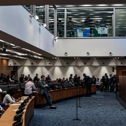 Alerj atrasa votação, cidades projetam perda de R$ 117 milhões na educação