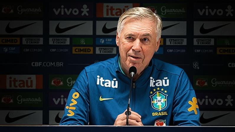 Ancelotti durante entrevista coletiva da Seleção Brasileira