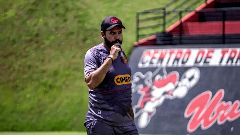 Danilo, técnico do Pouso Alegre (Foto: Divulgação Pouso Alegre)
