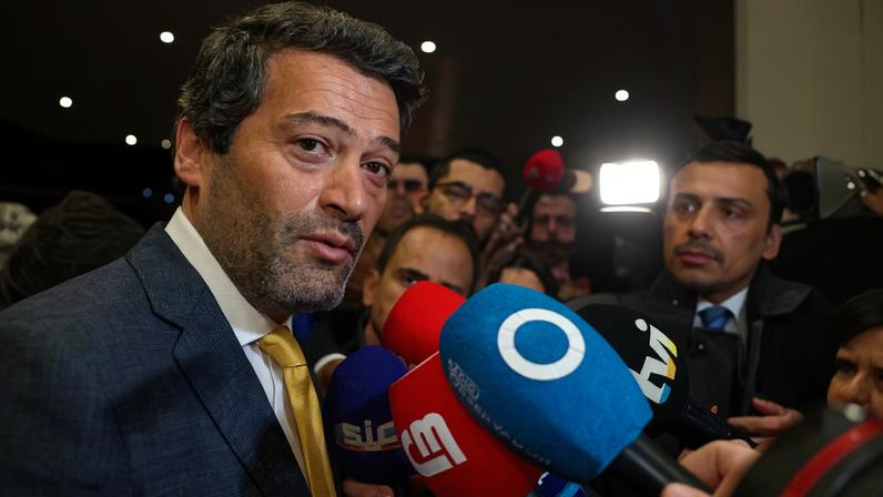 Portugal: conservador avança para o segundo turno