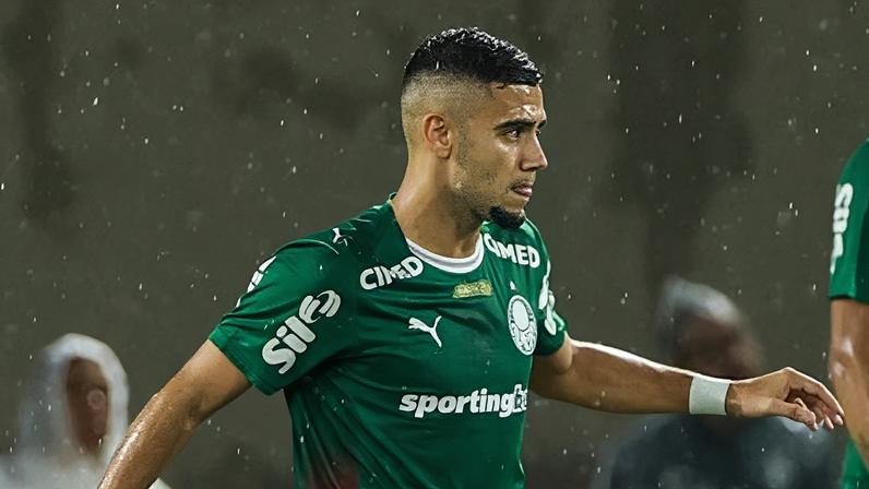 Andreas Pereira se lesionou contra o Santos