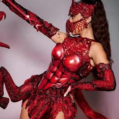 Anitta homenageia Sagitário em show em Brasília