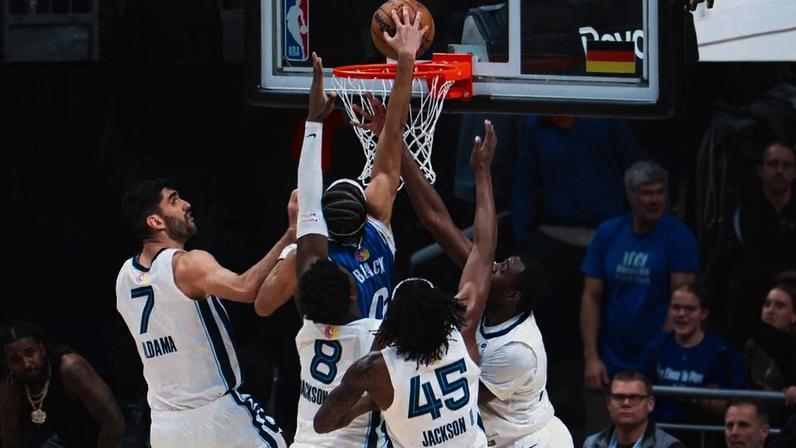 Enterrada de Anthony Black em Magic x Grizzlies na NBA (Foto: Reprodução/X: @OrlandoMagic)