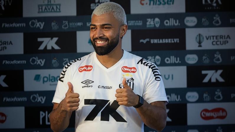 Gabigol faz apresentação ao vivo pelo Santos