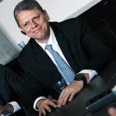 Adiamento da visita de Tarcísio provoca incômodo no entorno de Bolsonaro