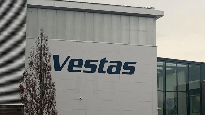 Vestas will now produce blades for the UK's onshore wind farms