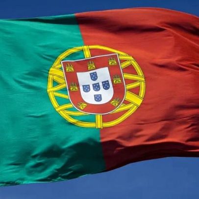 Eleitores em Portugal vão às urnas para escolher o novo presidente