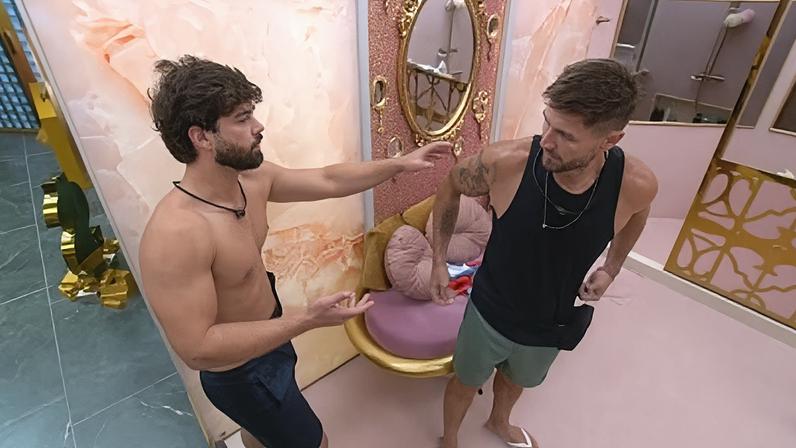 Paulo Augusto conversa com Jonas Sulzbach após acusação de empurrão para atender ao Big Fone no BBB 26