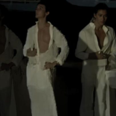 Bruna Marquezine beija Shawn Mendes na virada do ano em vídeo