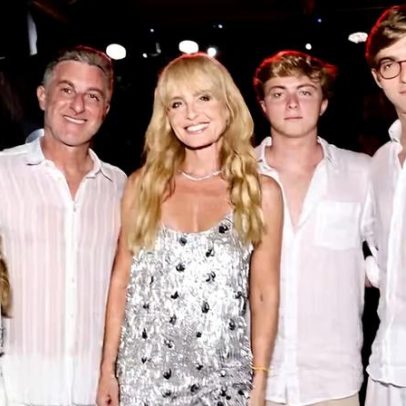 Angélica exibe tatuagem durante Réveillon com Huck e filhos