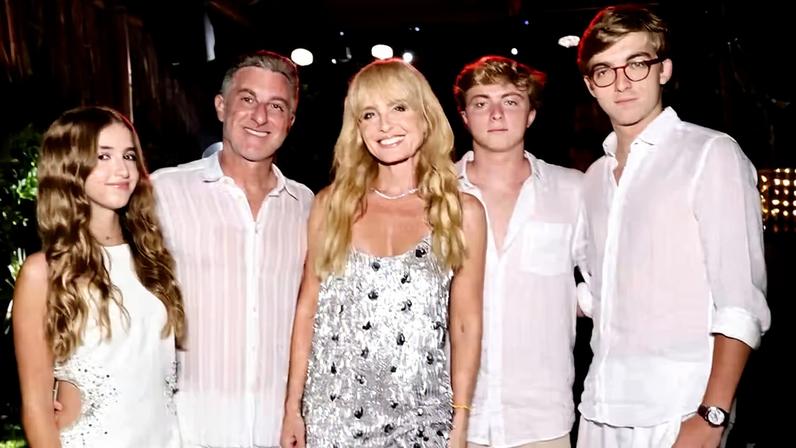 Eva, Luciano Huck, Angélica, Benício e Joaquim — Foto: Reprodução/Instagram
