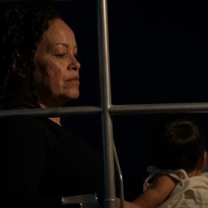 Rihanna passeia de iate com filha de 3 meses; rumores de show gratuito no RJ
